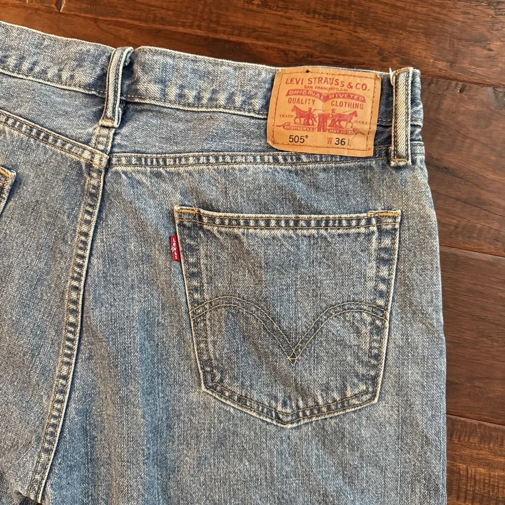 Levis 505 Straight Fit Denim Shorts Size 36 Inseam 9.5